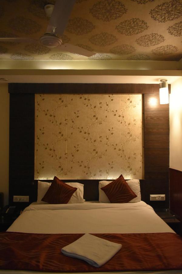 Hotel Galaxy Αλλαχαμπάντ Εξωτερικό φωτογραφία